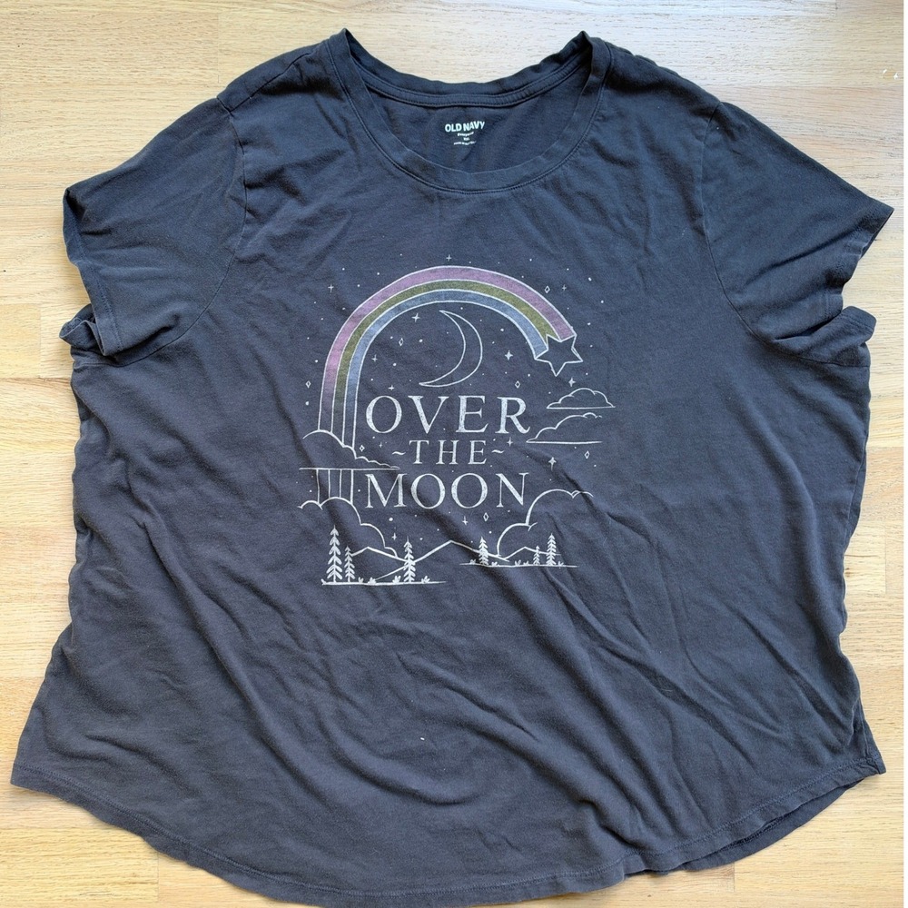 Old Navy Over The Moon Rainbow Graphic Tee Charcoal Gray XXL Rounded Hem
